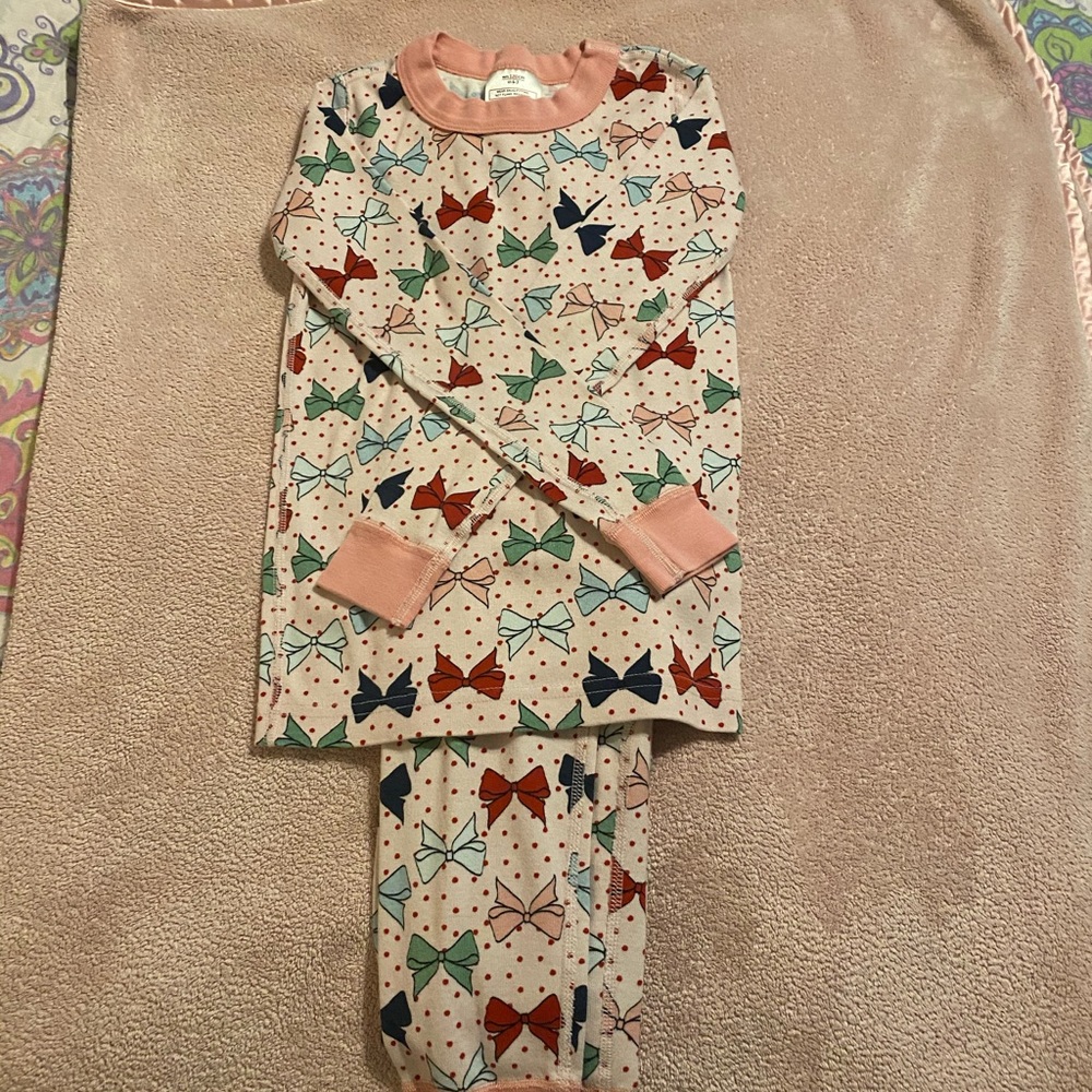 Girls 6/7. 2 pairs of Hanna Andersson Pajamas